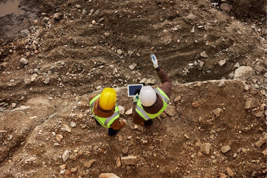 Spécialistes de l'excavation et des fouilles en Moselle appliquent les process et la méthodologie précise avant fouilles archéologiques à Marly